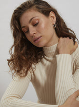 Load image into Gallery viewer, Bold Hoops twisted Silver